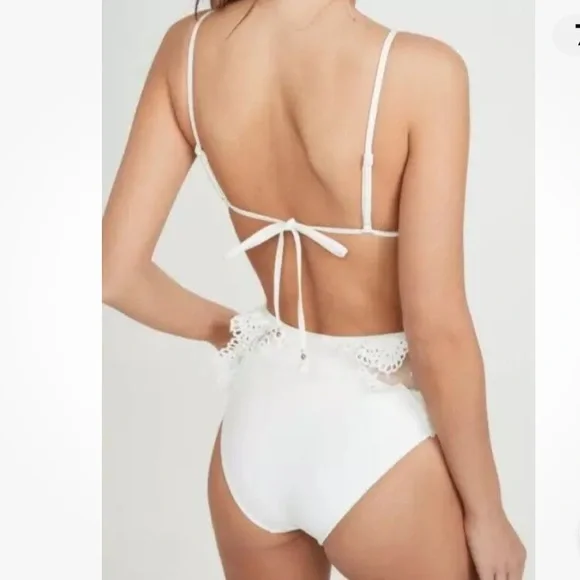Zimmermann KIRRA LASER CUT FRILL Swim & Resort 1PC Raffle trim swimsuit sz 2-4 - Picture 6 of 17